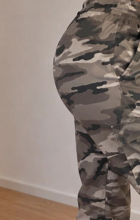 SheIn grey camouflage joggers with large cargo pockets and drawstring waistband.
