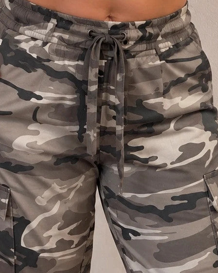 SheIn grey camouflage joggers with large cargo pockets and drawstring waistband.
