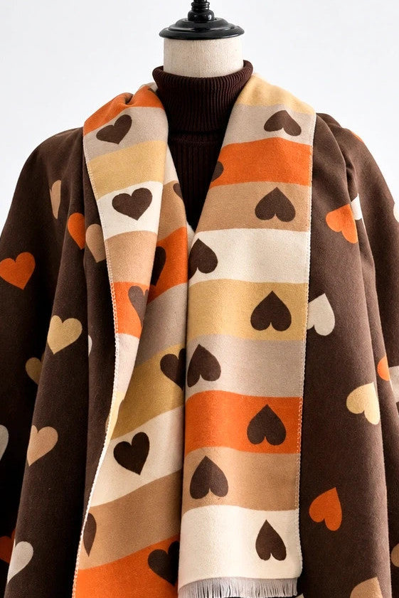 XXL brown shawl with heart pattern, reversible design in warm beige and orange tones.