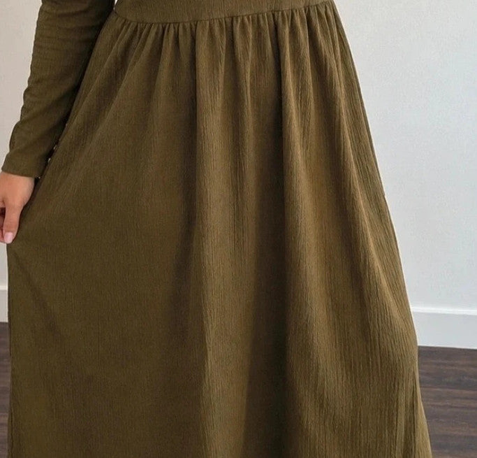 VERO MODA khaki linen maxi dress with long sleeves and round neckline, new with tag.
