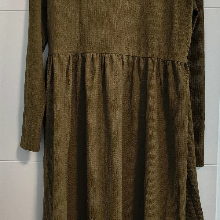 VERO MODA khaki linen maxi dress with long sleeves and round neckline, new with tag.