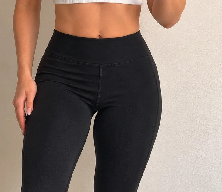 Skechers black bicycle tights high waist with matte finish and logo detail on leg.