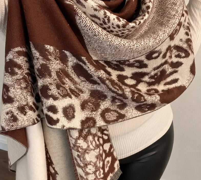 Braun shawl beige brown leopard print soft polyester with fringed ends