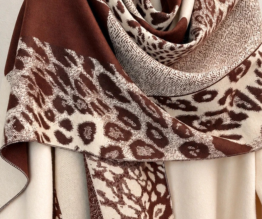 Braun shawl beige brown leopard print soft polyester with fringed ends