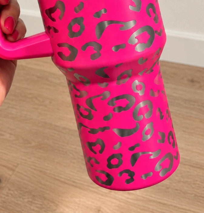 Thermobecher pink stainless steel with silver leopard print and handle, new condition.