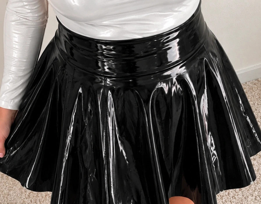 Che black mini skirt high waist glossy finish wide flared cut with back zipper