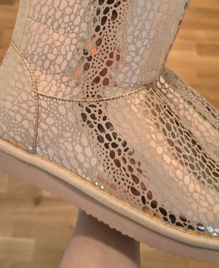 GEF gold footwear crocodile pattern with metallic sheen, soft synthetic lining.